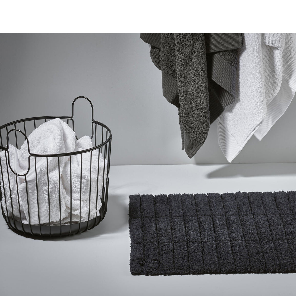 Bath mat Black Tiles