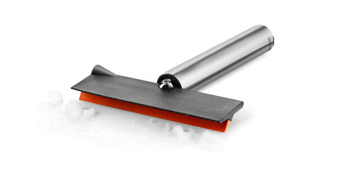 Foldable ice scraper