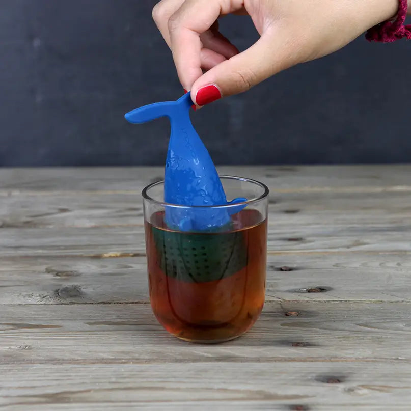 Moby - whale tea infuser